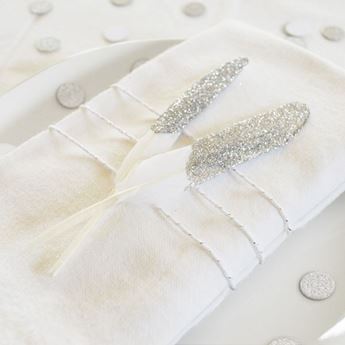 Imagen de Plumas Fiesta Elegante Plata (10 unidades)