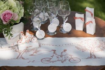 Picture of Camino de mesa Wedding Love (3m)