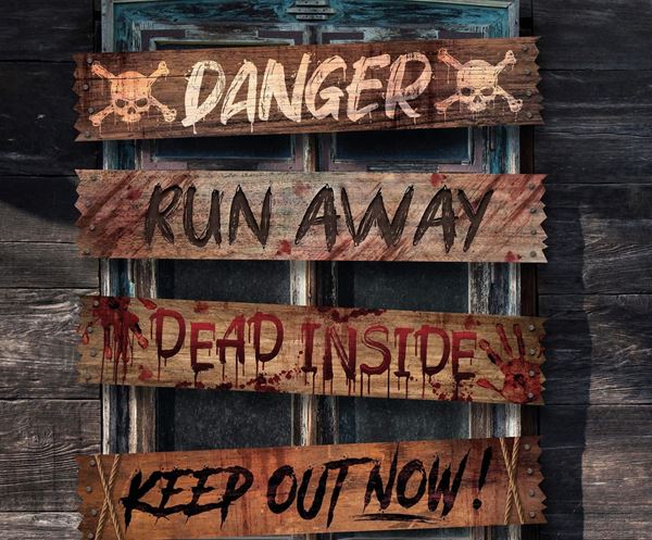 Imagen de Carteles de Terror Halloween – Danger, Run Away, Dead Inside, Keep Out (70x13 cm, 4 uds.)